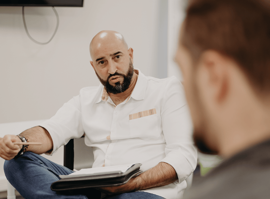 Hypnothérapeute expert à Compiègne : des solutions efficaces pour surmonter vos défis.
